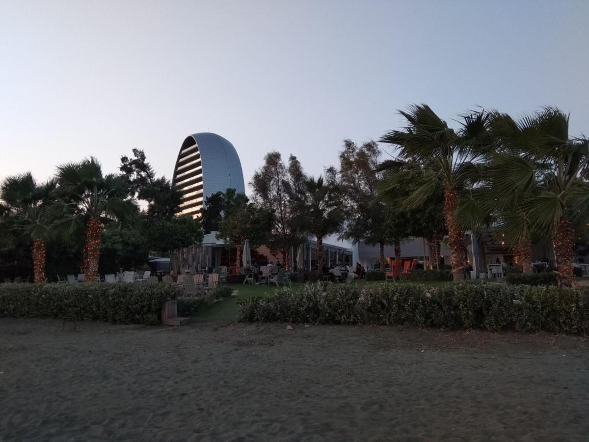 Seaside Spacious Apartment With Sea View Limassol Luaran gambar