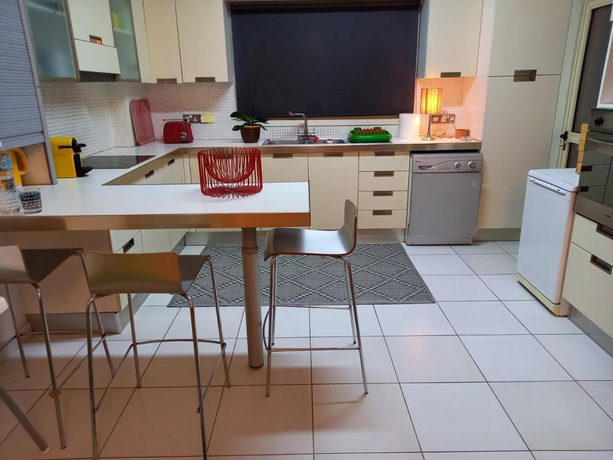 Seaside Spacious Apartment With Sea View Limassol Luaran gambar