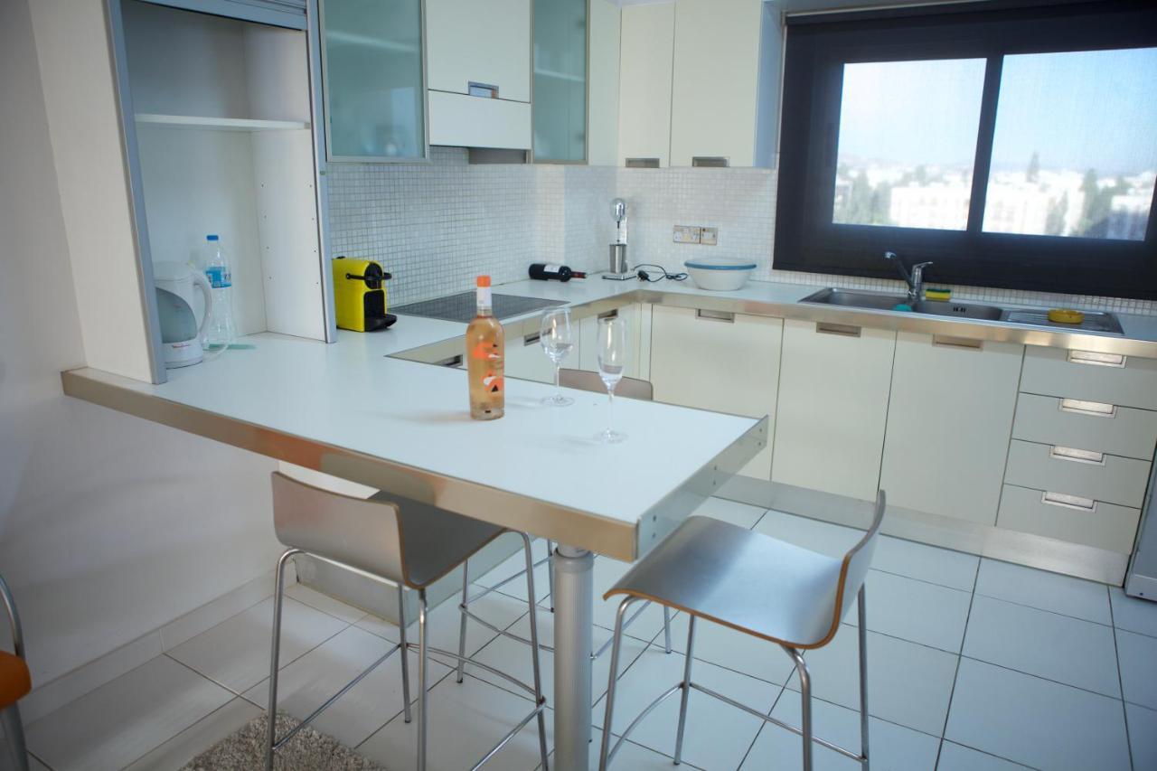 Seaside Spacious Apartment With Sea View Limassol Luaran gambar
