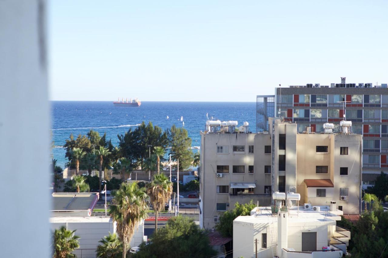 Seaside Spacious Apartment With Sea View Limassol Luaran gambar